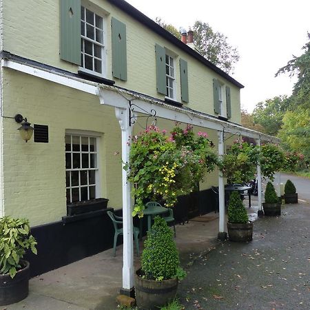 The Sun Inn Englefield Green Номер фото