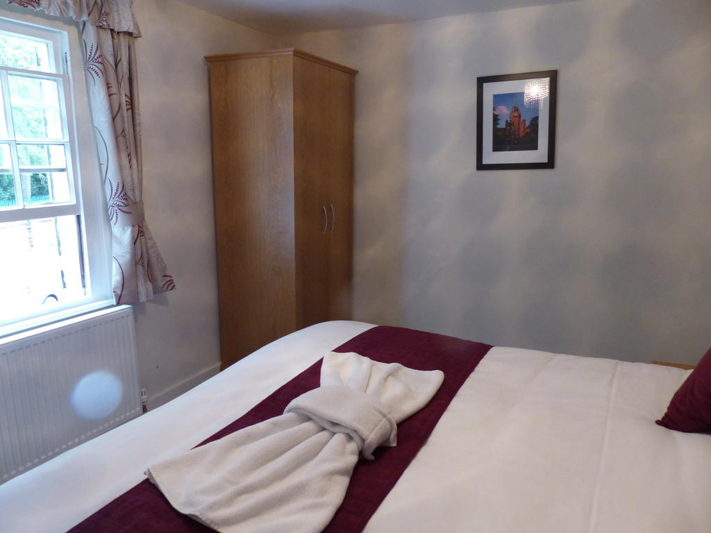 The Sun Inn Englefield Green Номер фото